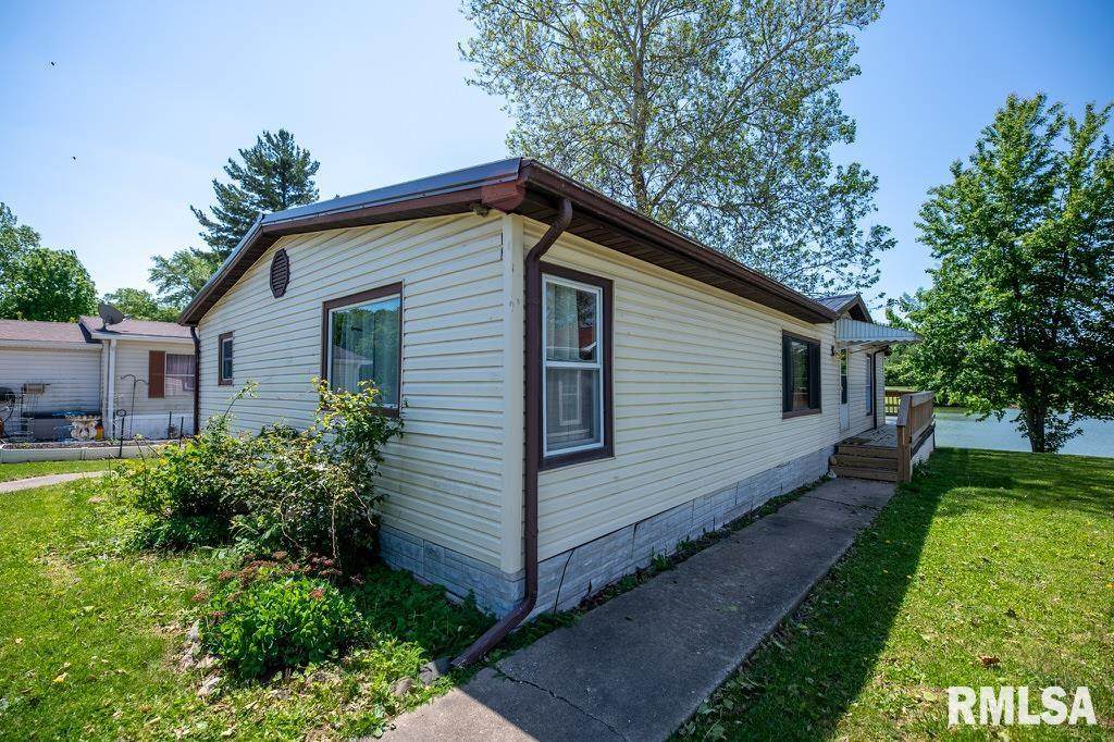 113 Lakepoint Drive - Photo 1