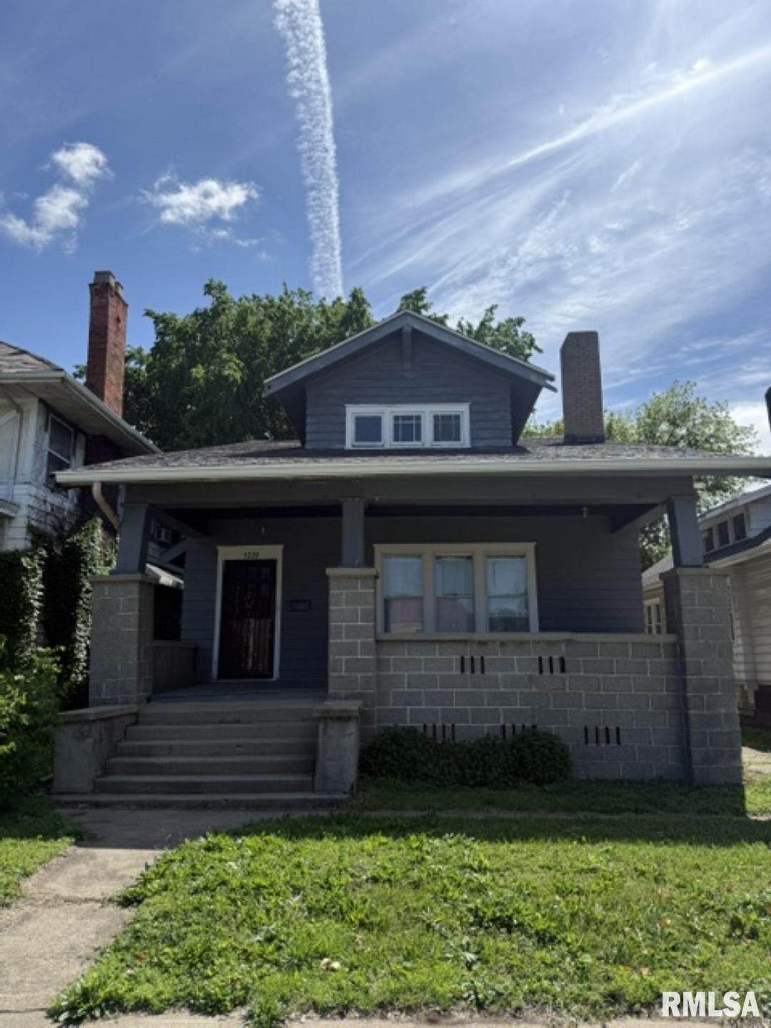 1220 University Street - Photo 1