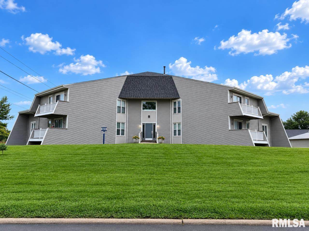 2608 Willowlake Drive - Photo 1