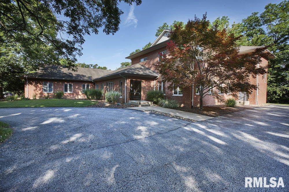 824 17TH Street - Photo 1