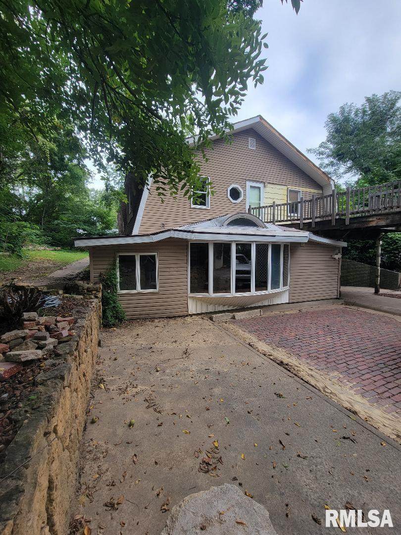 866 4TH Avenue North - Photo 1