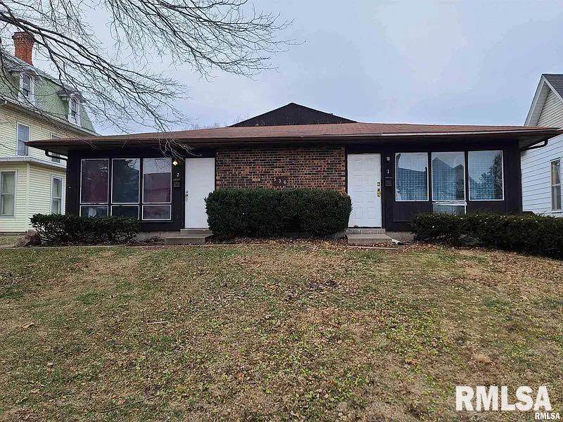 536 10TH Avenue - Photo 1