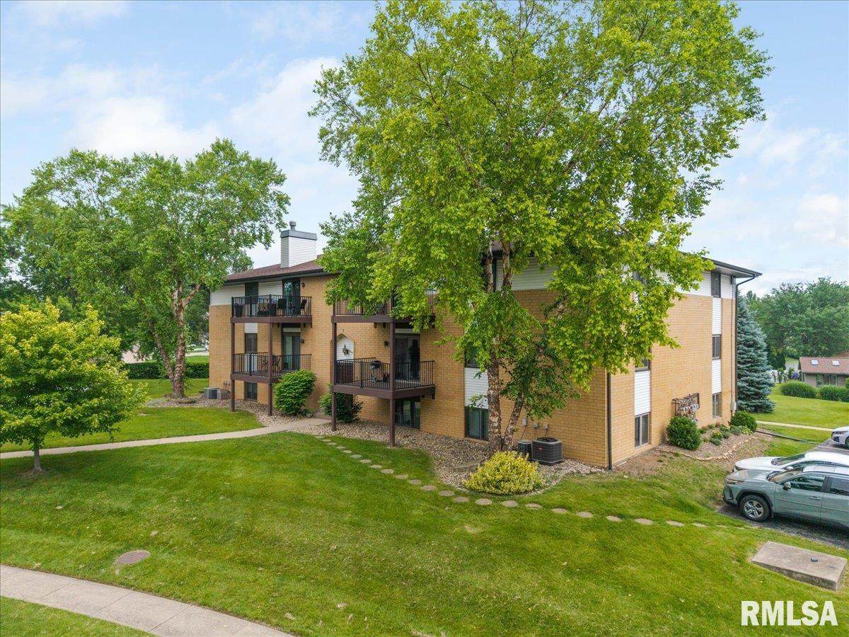4725 Kynnelworth Drive - Photo 1
