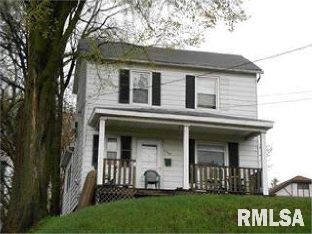 2208 Locust Street - Photo 1