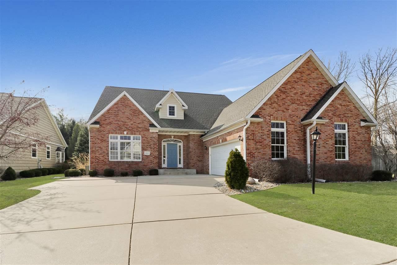 1003 Applewood Lane - Photo 1