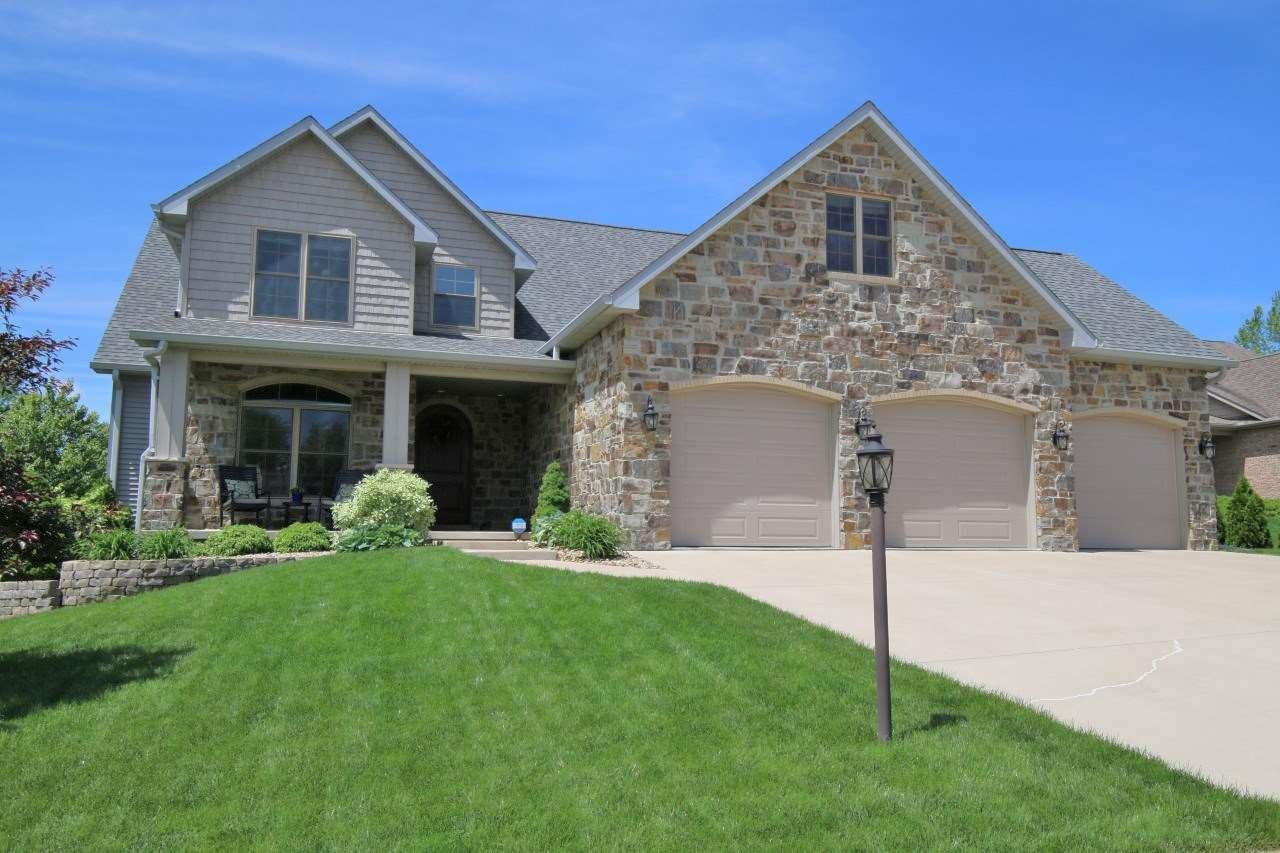 715 Sara Court - Photo 1