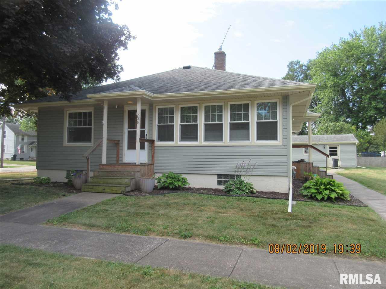 208 D Street - Photo 1