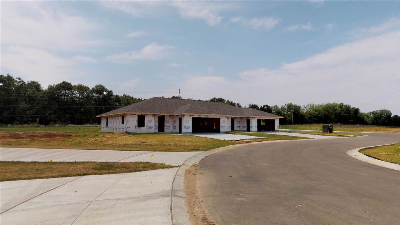 306 River Court - Photo 1