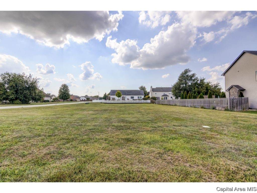 121 Ramblewood Road - Photo 1