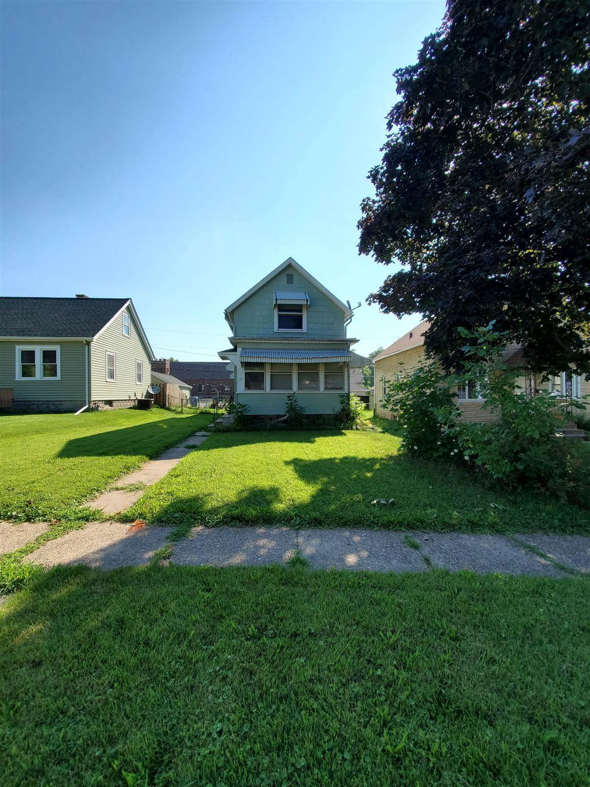 147 Thornwood Avenue - Photo 1