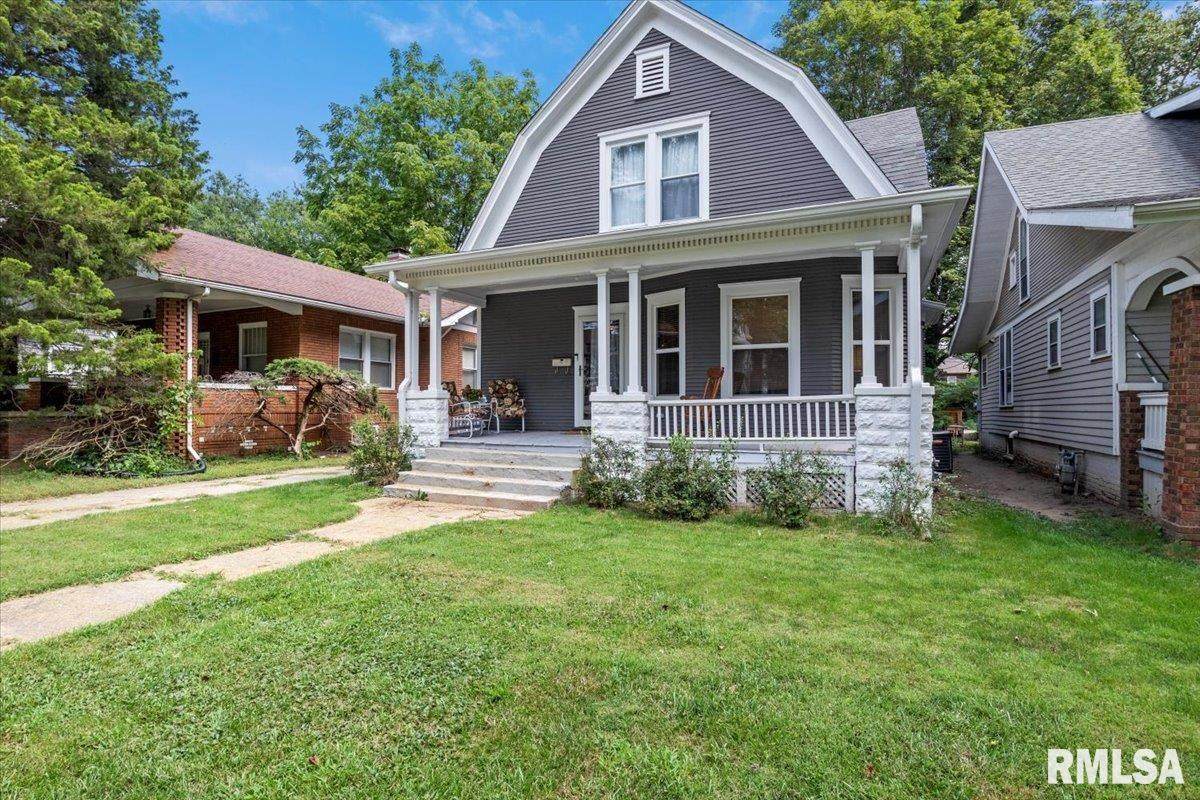 840 Macarthur Boulevard - Photo 1