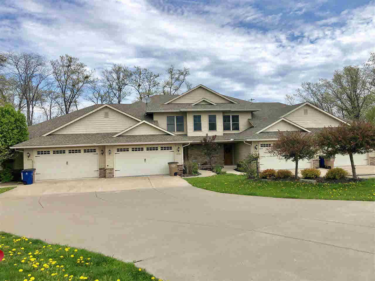 1018 Fairway - Photo 1