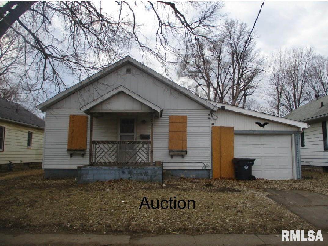 807 13TH Street - Photo 1