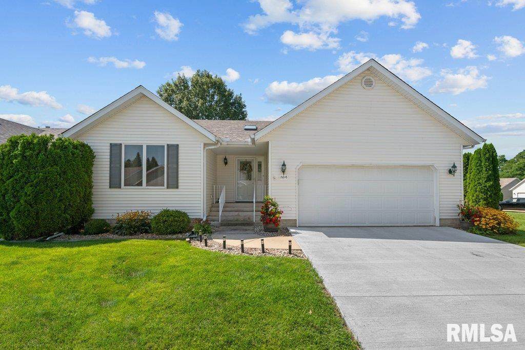 2016 Villa Pines Circle - Photo 1