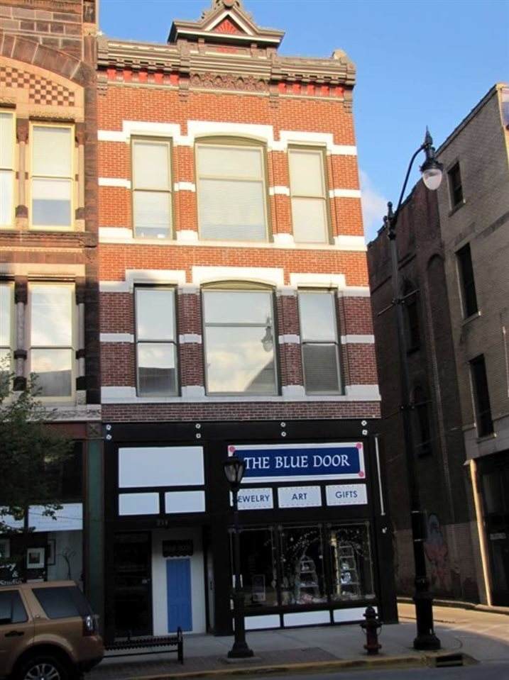 214 6TH Street - Photo 1