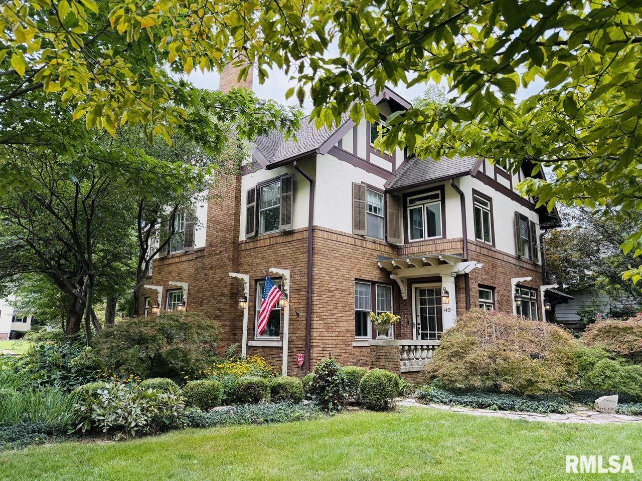 1421 Wiggins Avenue - Photo 1