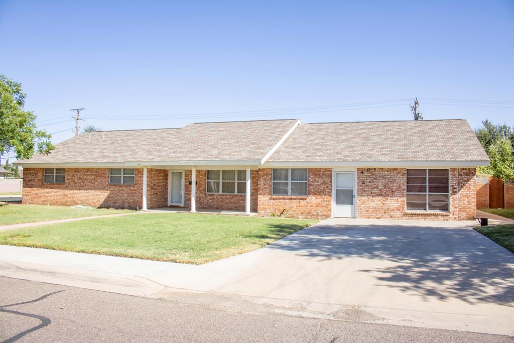 2501 Dengar Ave - Photo 1