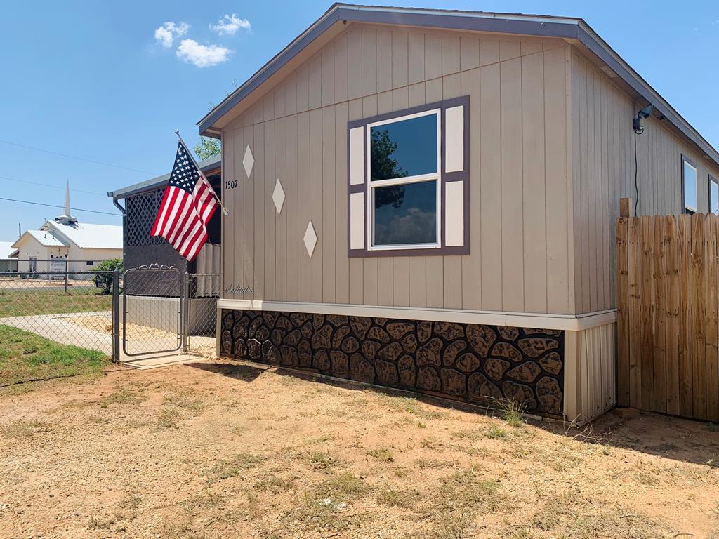 1507 Eubanks Rd - Photo 1