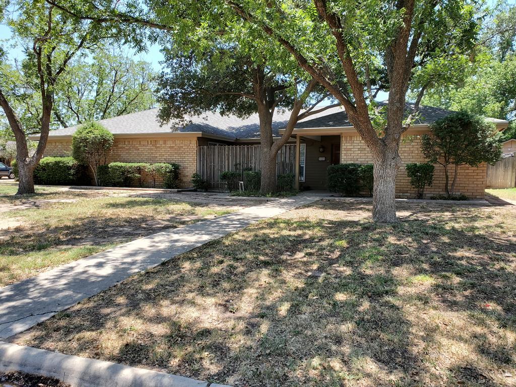 2401 Dartmouth Dr - Photo 1
