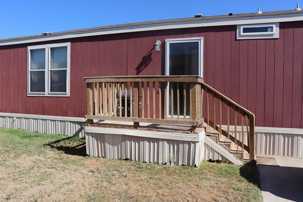 1320 Fairgrounds Rd - Photo 1