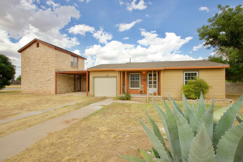 1103 Barnes Ave - Photo 1