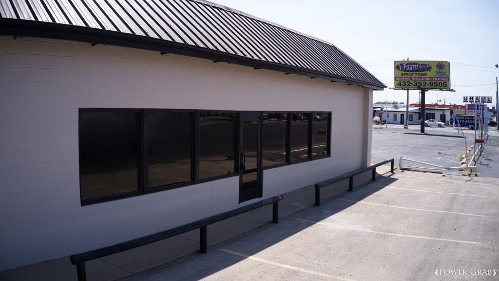 2705 Wall St - Photo 1