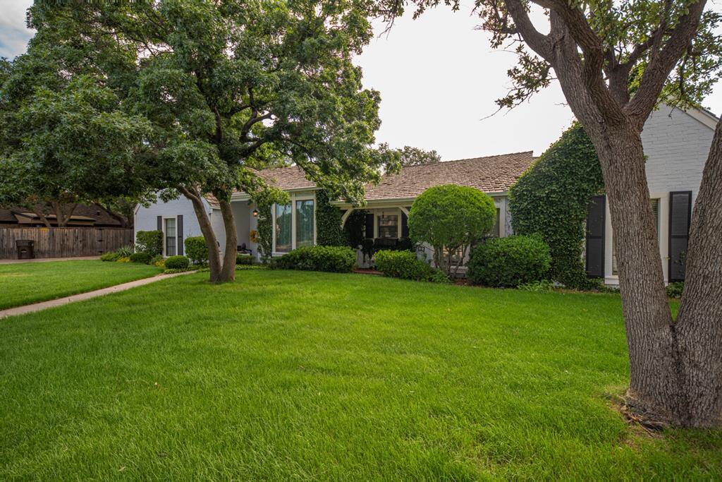 6500 Driftwood Dr - Photo 1