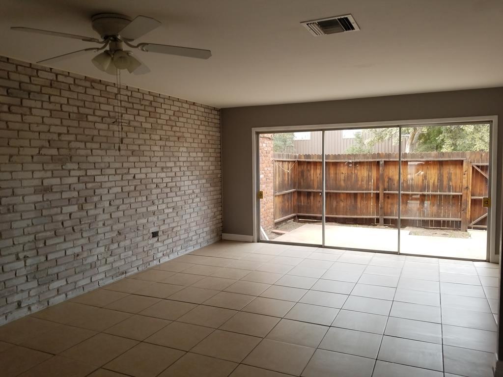 3000 Illinois Ave - Photo 1