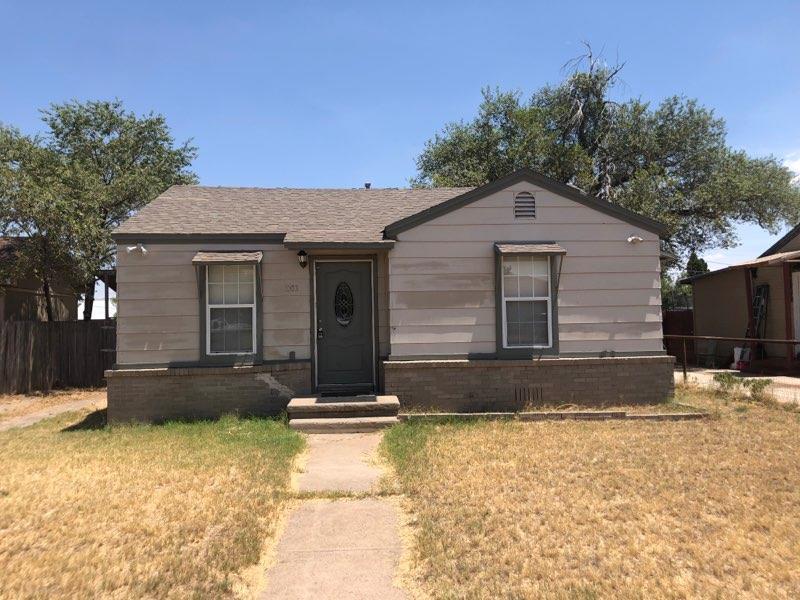1103 Loraine St - Photo 1