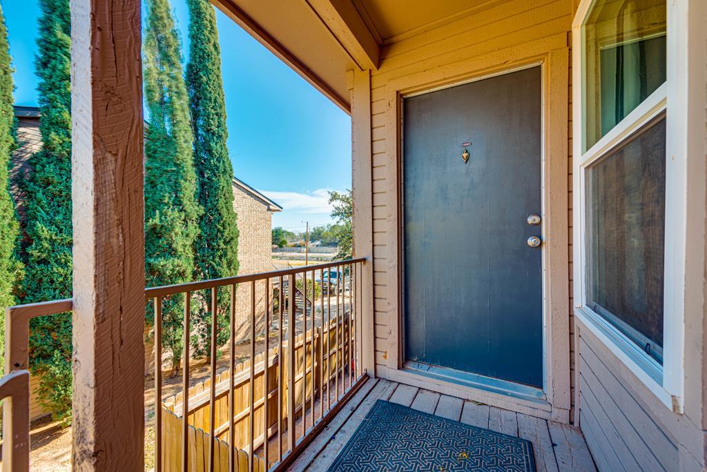 4700 Boulder Dr - Photo 1