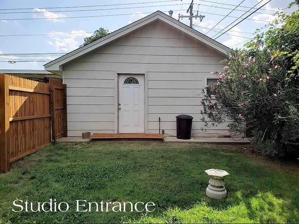 1210 Indiana Ave - Photo 1