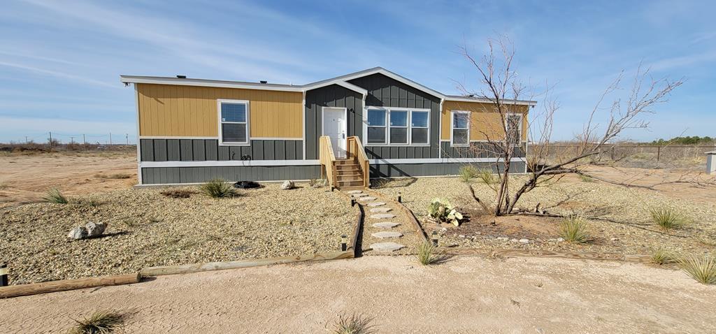 8400 County Rd 1264 - Photo 1
