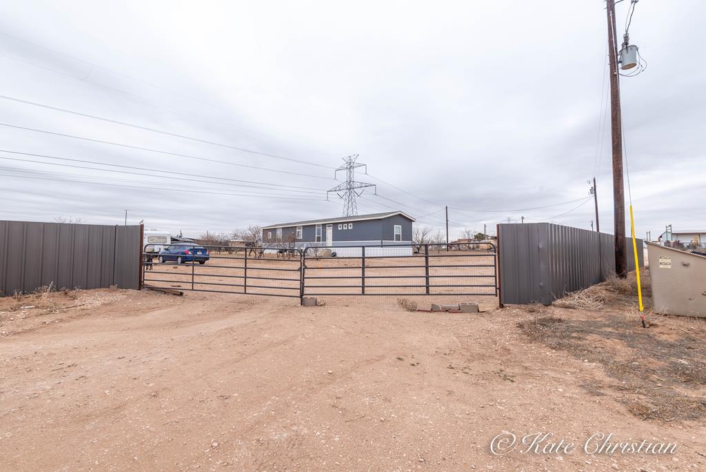 7813 Fm 1213 - Photo 1