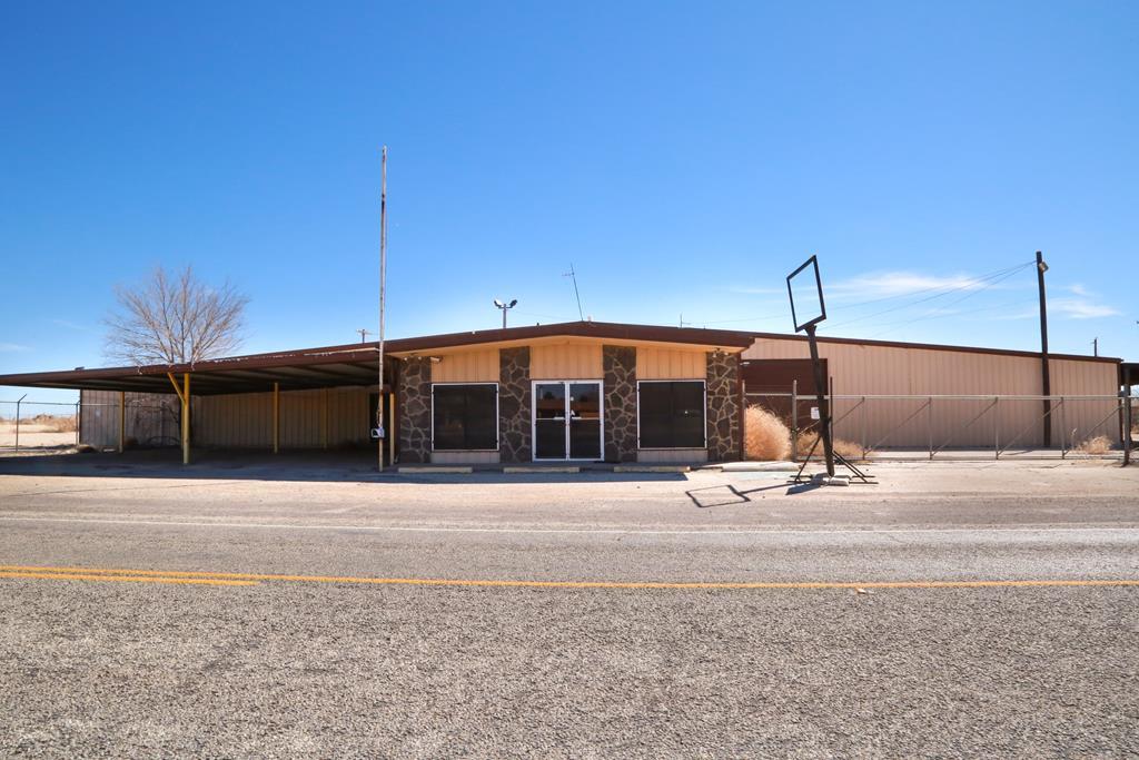 600 Broadway St - Photo 1