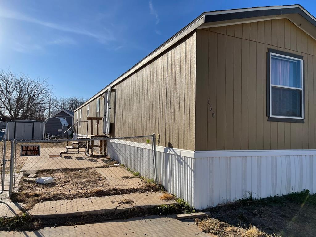 7100 Airline Dr - Photo 1