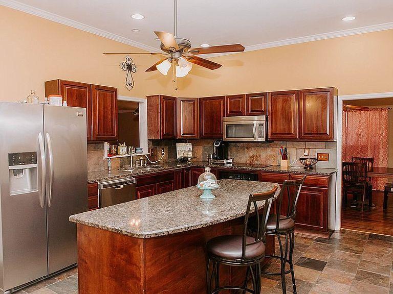 520 7th - Photo 1