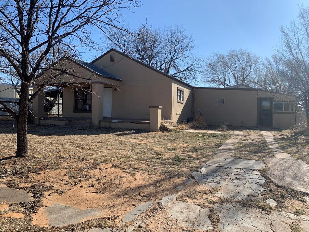 1620 Hickory St - Photo 1