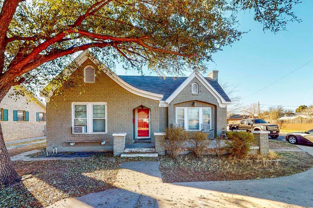 811 Louisiana Ave - Photo 1