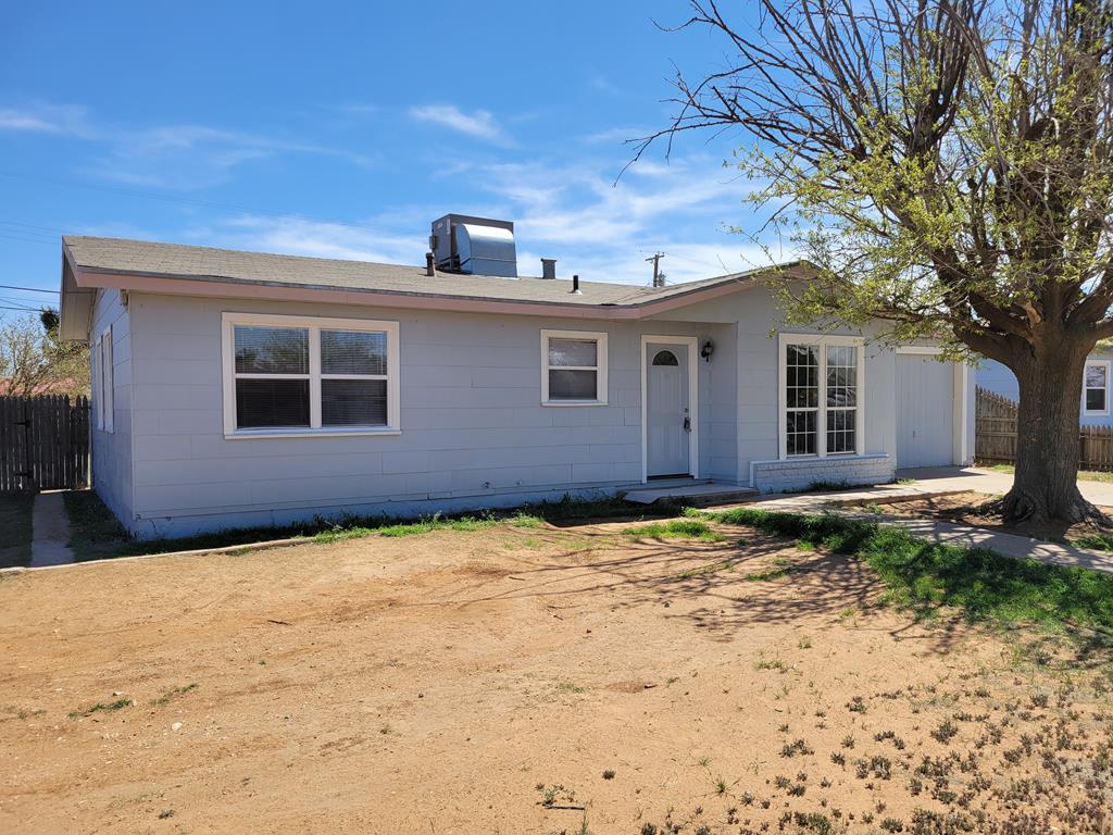901 Howard Dr - Photo 1