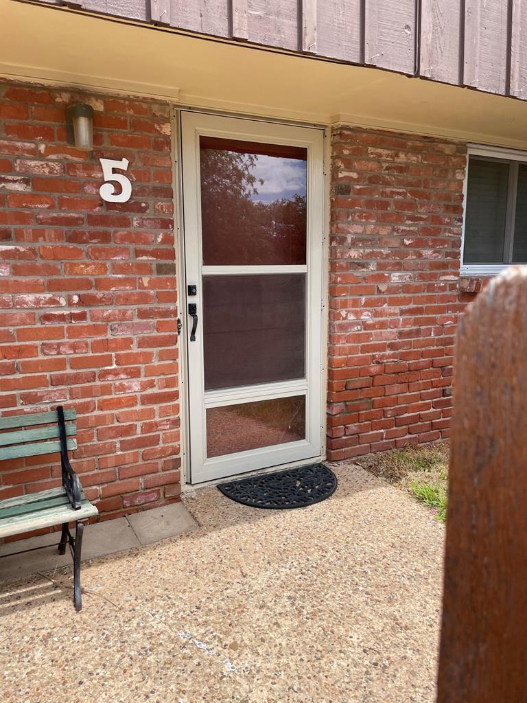 3000 Illinois Ave - Photo 1