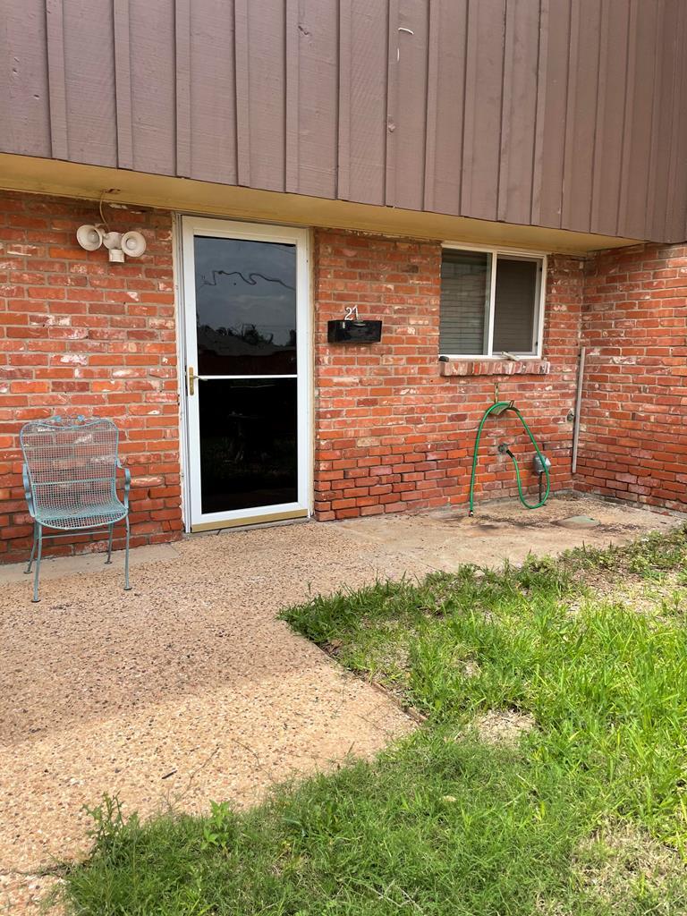 3000 Illinois Ave - Photo 1