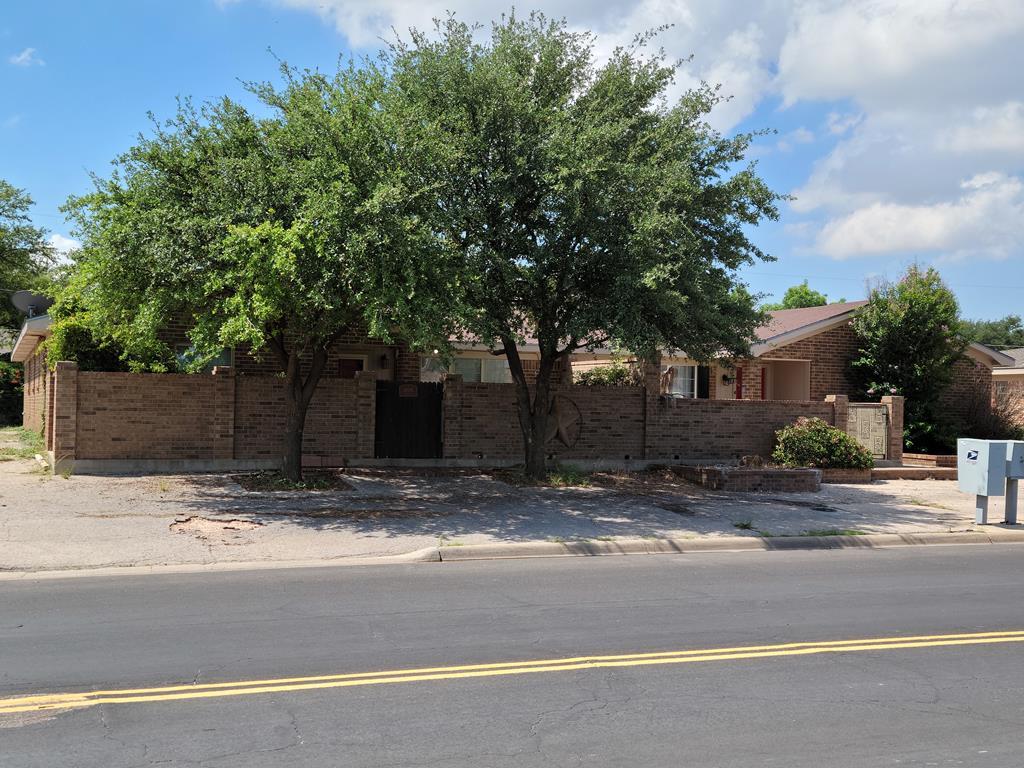 2609 Haynes Dr - Photo 1