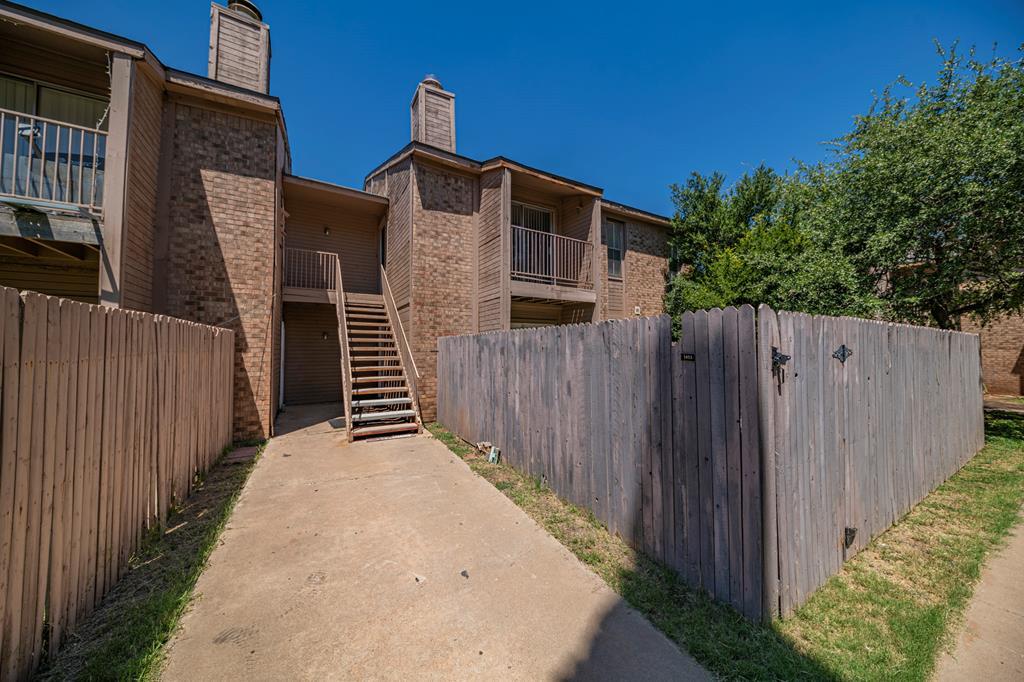 4700 Boulder Dr - Photo 1