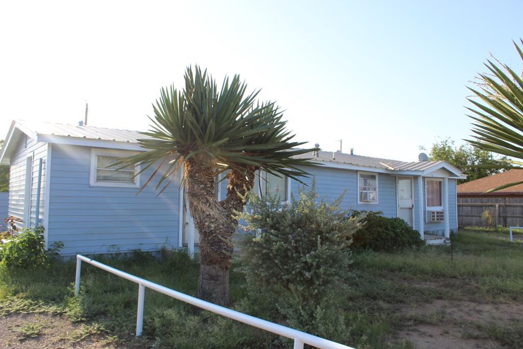 1006 Alamo Dr - Photo 1