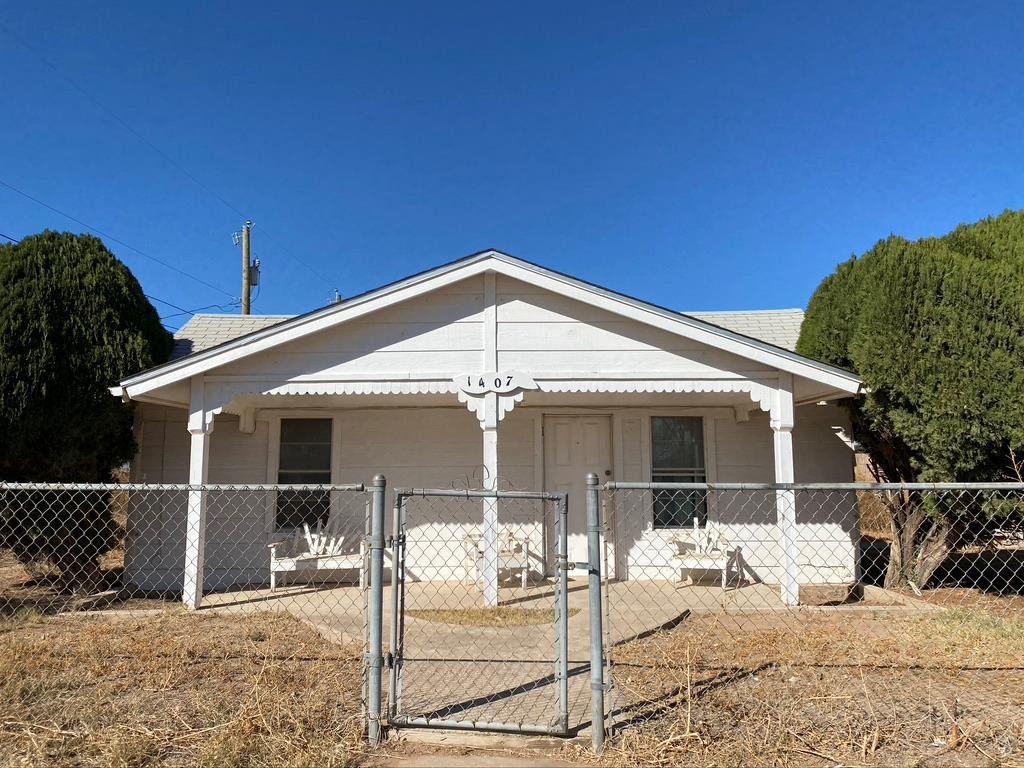 1407 Texas Ave - Photo 1