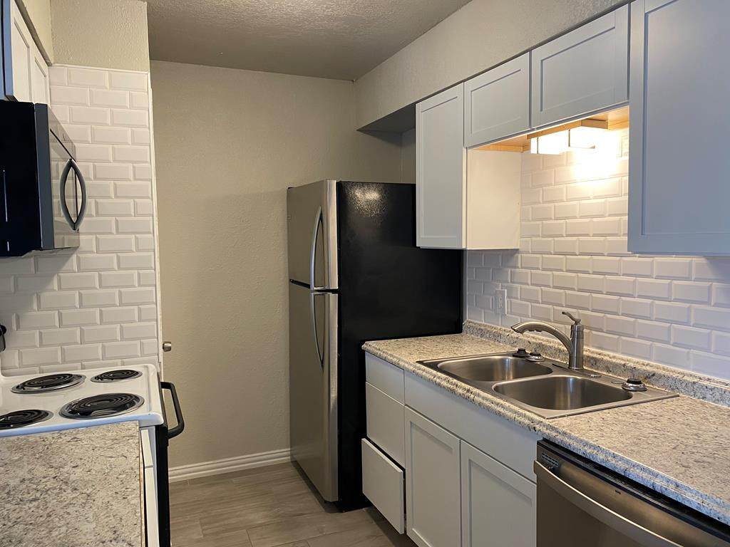 4700 Boulder Ave - Photo 1
