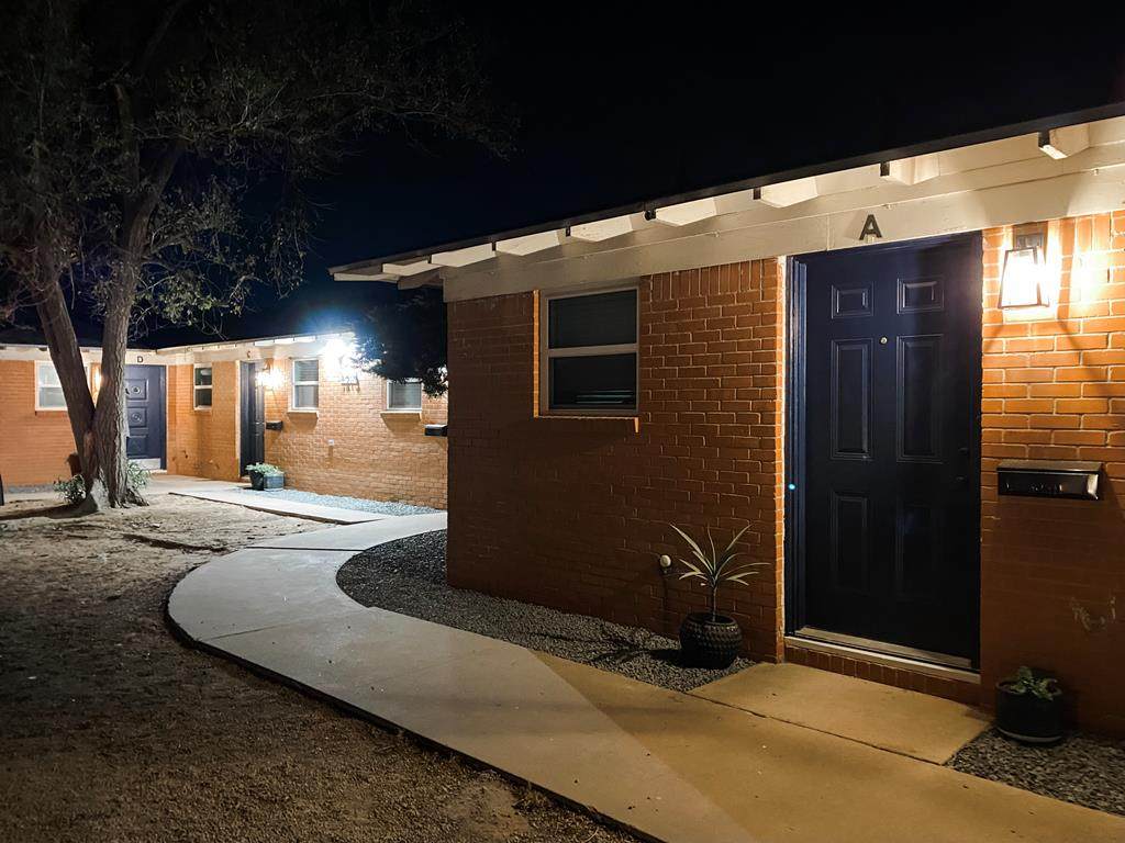 3213 Franklin Ave - Photo 1