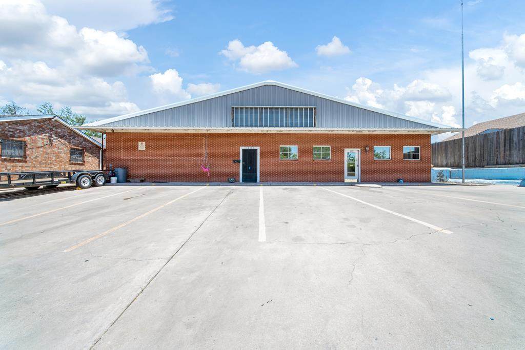 1409 Lancaster - Photo 1