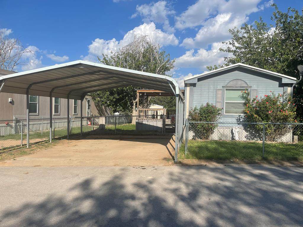 7100 Airline Dr - Photo 1
