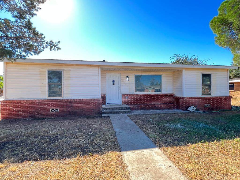 2401 Storey Ave - Photo 1